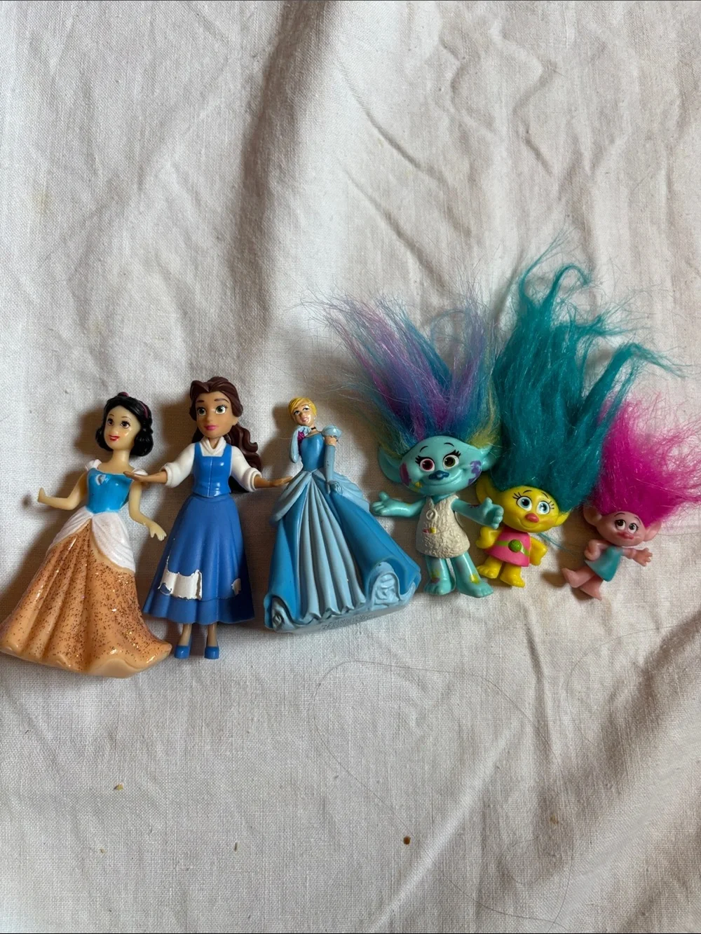 Disney Princess & Trolls Kids Toy Bundle - Blue, Teal, Pink( mini dolls)
